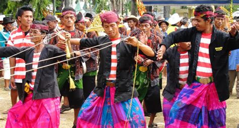 SUKU MADURA BERASAL DARI PROVINSI 🏃 Sejarah Provinsi Jawa Timur - Bakorwil Bojonero