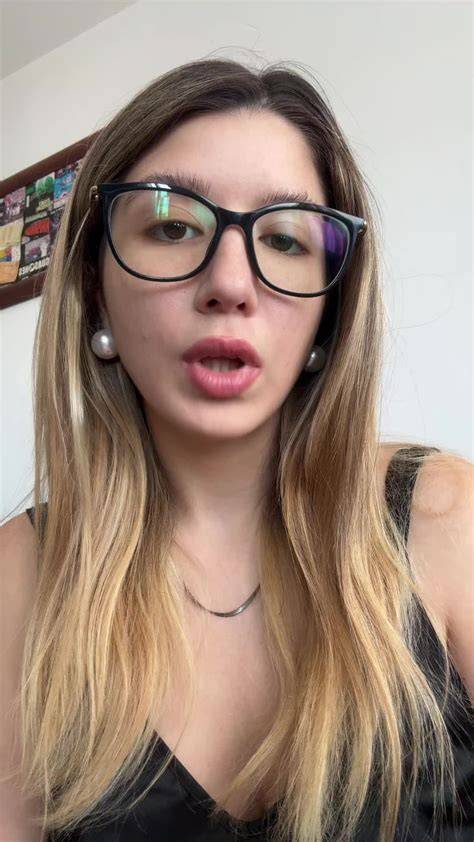 sumchloevip nude
