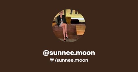 sunnee moon nude
