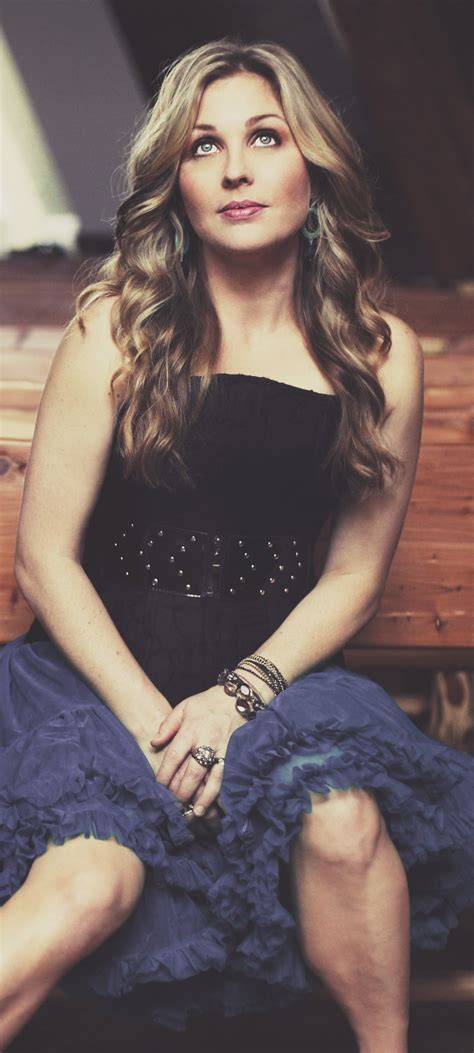 sunny sweeney nude