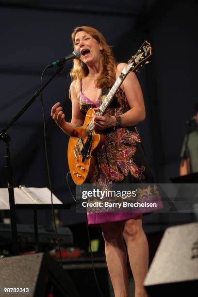susan tedeschi nude