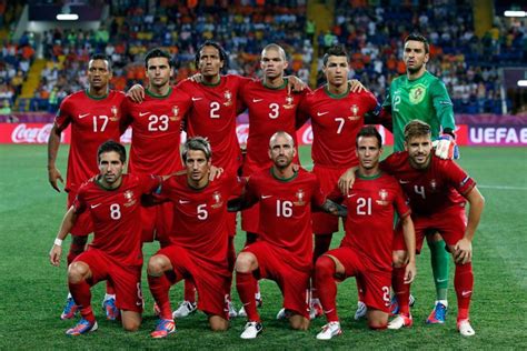susunan pemain tim nasional sepak bola portugal vs tim nasional sepak bola islandia