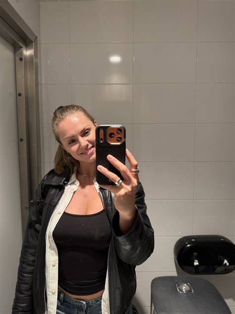 swedish labolina nude