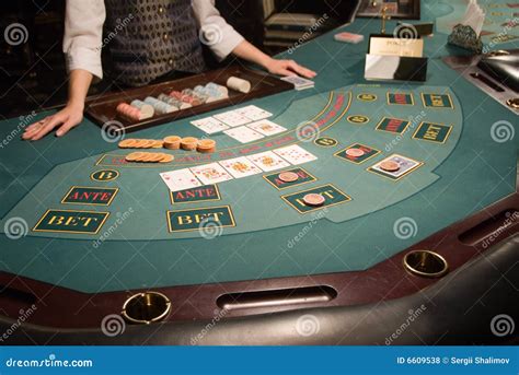 th?q=table%20poker%20casino