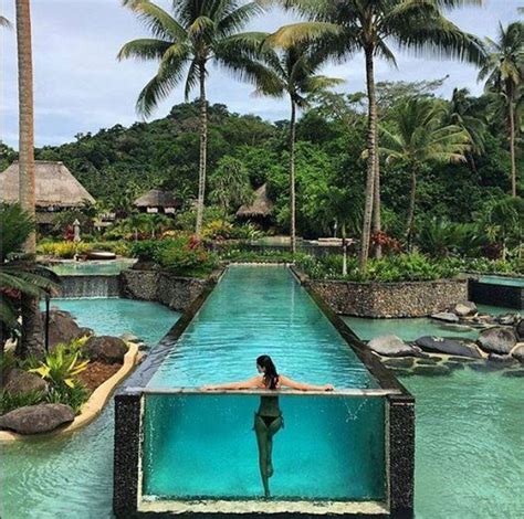 tahiticora nude