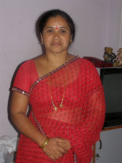 Tamil Aunty Lifting Saree Pussy Photos - Tamil Aunty X Photos tnw