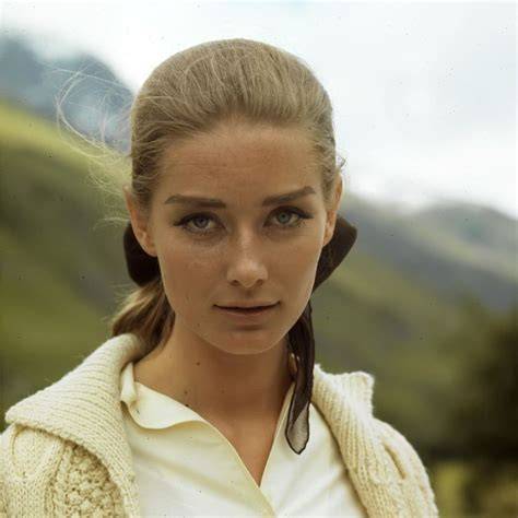 tania mallet nude