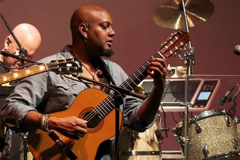 tariqh akoni biography sample