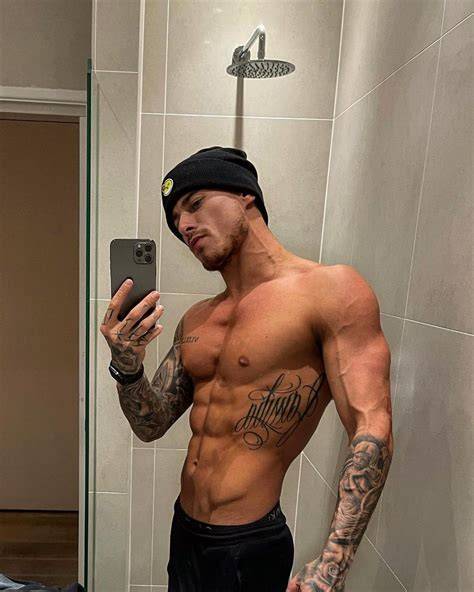 tattoo men nude