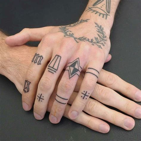 Tatuajes en las manos: Ideas únicas y simbolismo profundo