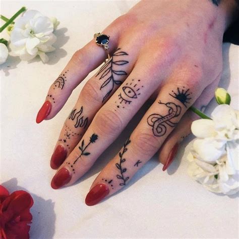 Tatuajes para las Manos: Elegancia y Estilo en Tus Dedos