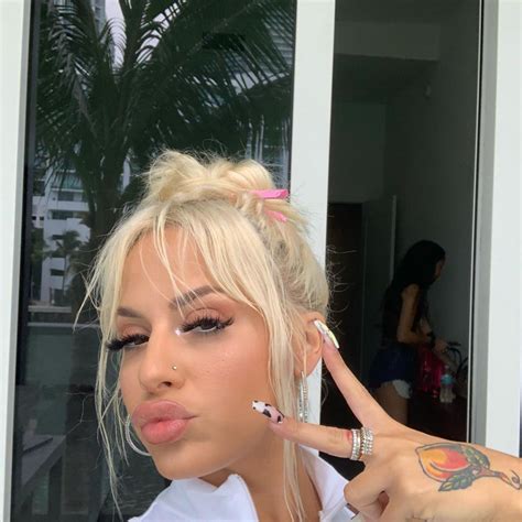 tay money nude