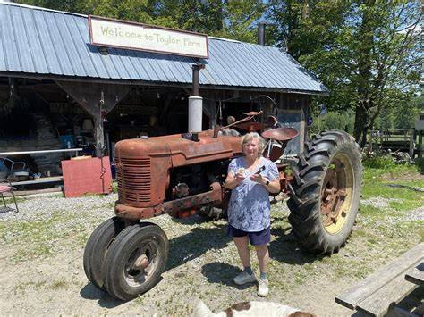 taylor farm nude