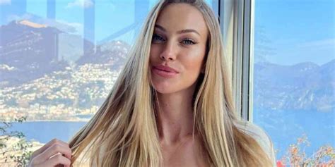 taylor mega nude
