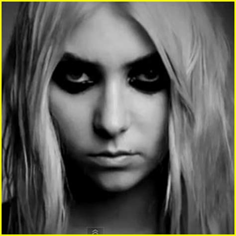 Taylor Momsen Twitter