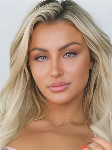 taylor skully nude