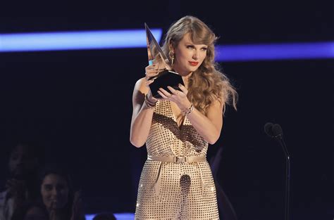 Taylor Swift. is not an Oscar nominee, presenter,
