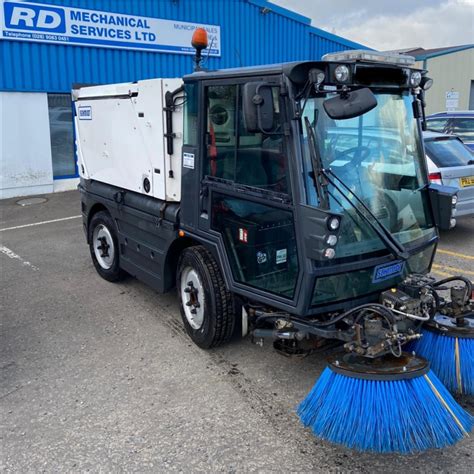 Technical Data Schmidt Compact Sweeper Swingo 200