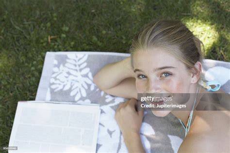 teens sunbathing nude
