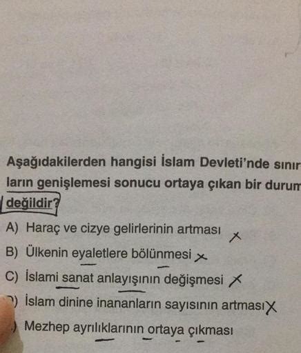 ters giden tesadüfler sonucu ikili bir haraç ağının eline düşerler ve daha da kötüsü işlerin sarpa sardığı bir zengin bir iş adamının kaçırılmasına şahit olurlar.