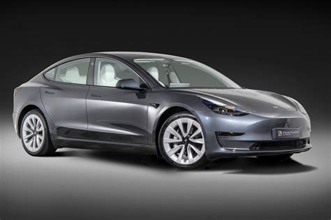 tesla model 3 grijs