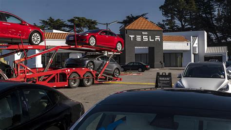Tesla grows revenue 42%, but automotive margins decline