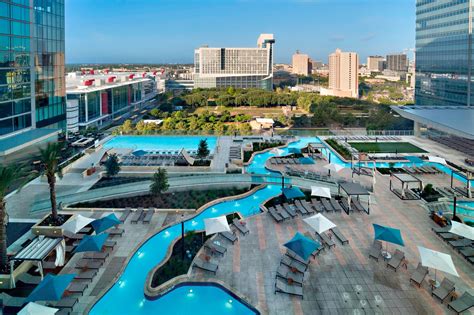 texas pool hotel