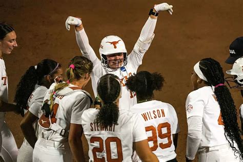 texas softball schedule