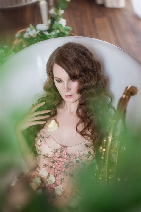 thathoneydip creator profile