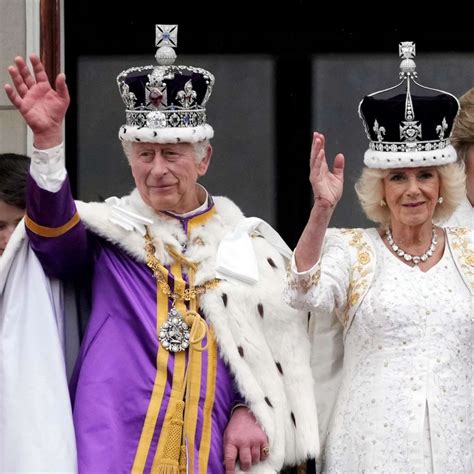 The Queen's Present ( The Queen Collection)