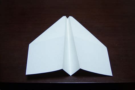 The World S Best Paper Airplanes Lewrockwell Science Behind Paper Airplanes - Science Behind Paper Airplanes