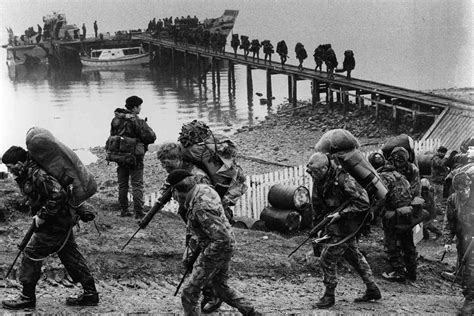 Full Download The Falklands War Day By Day 