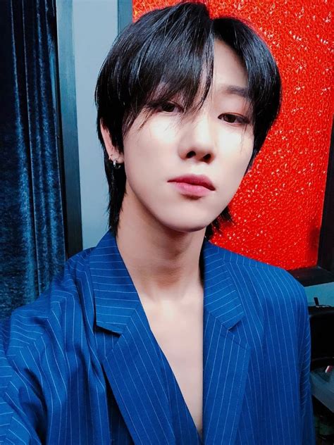 the8 | 17 triu ngi hng nam thn hot