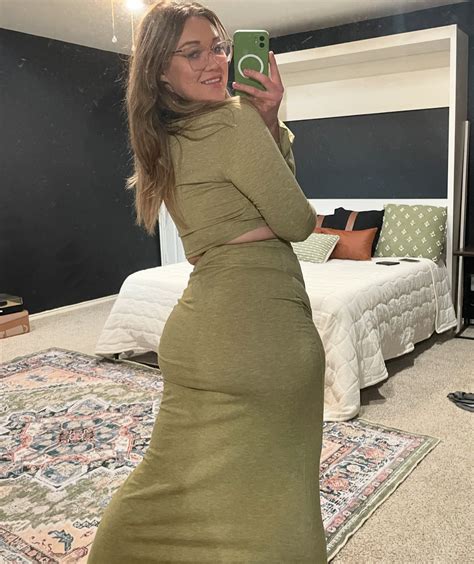 theallieluna OnlyFans leaked content