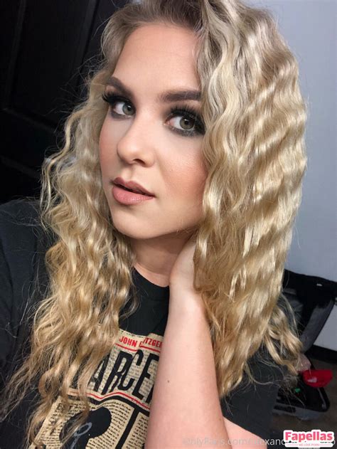 themotleymonroe nude