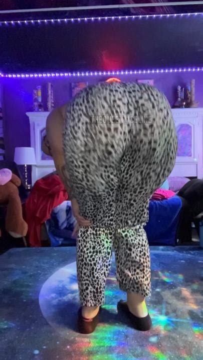 thequeenceline OnlyFans leaked content