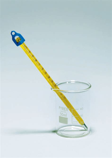 Thermometer For Science   How To Use A Lab Thermometer Sciencing - Thermometer For Science