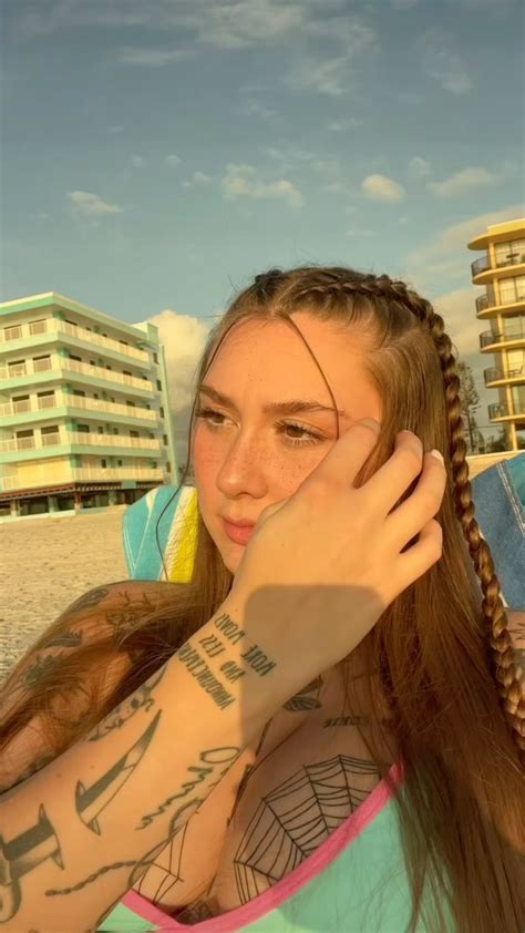 thesarahmariee OnlyFans leaked content