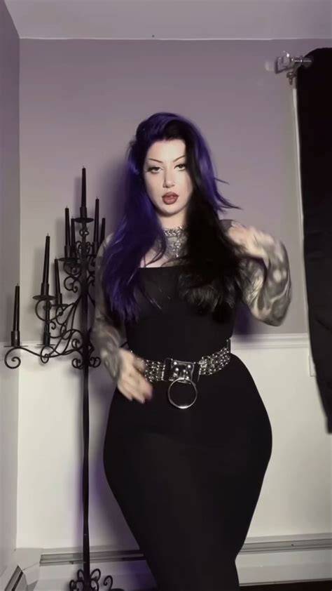 thick goth nudes