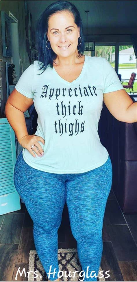 thick nude moms