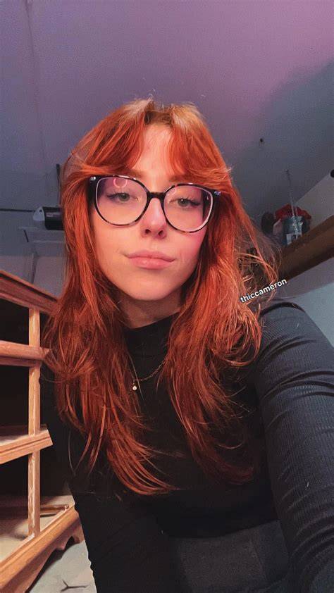 thickarella420 nude