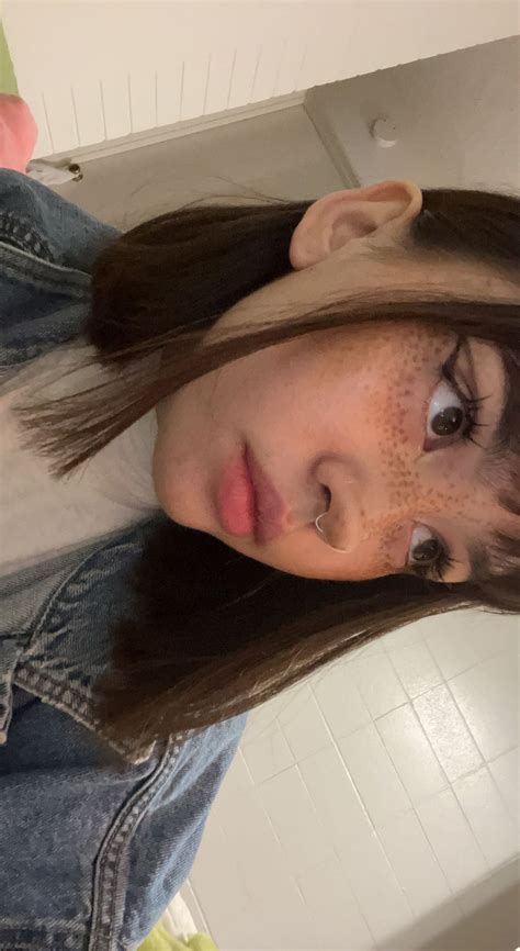 thisbicthdied nudes