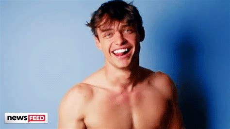 thomas doherty is gay