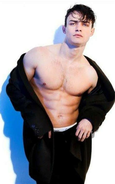 Thomas Doherty Nudes