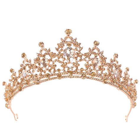 tiara) er en krone