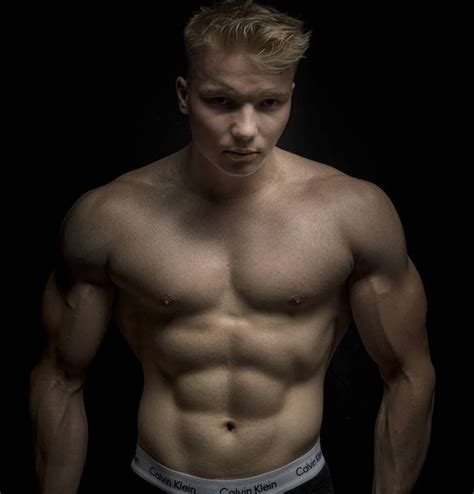 tim laurenz nude