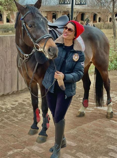 tina akhoondtabar wiki