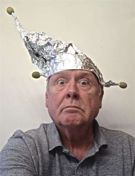 tinfoil hatter - Wiktionary