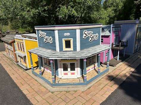 Read Online Tiny Town 