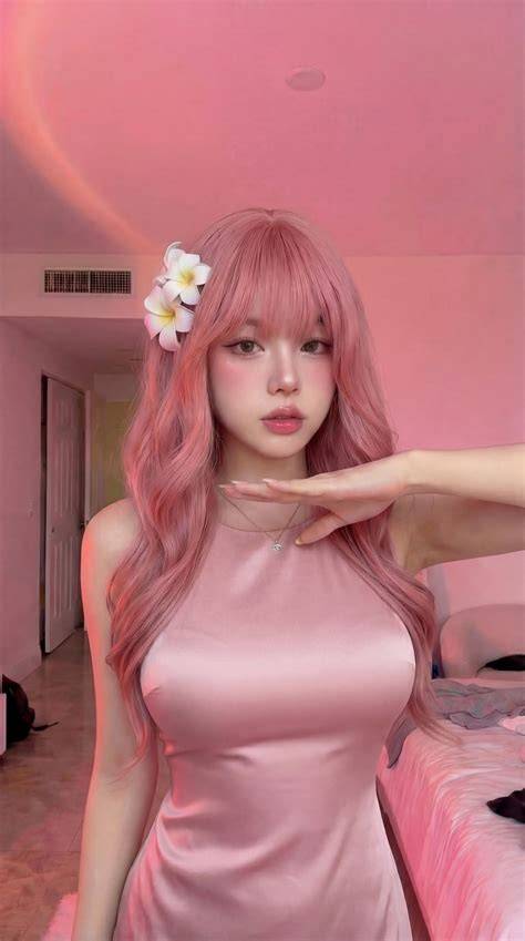 titok nude